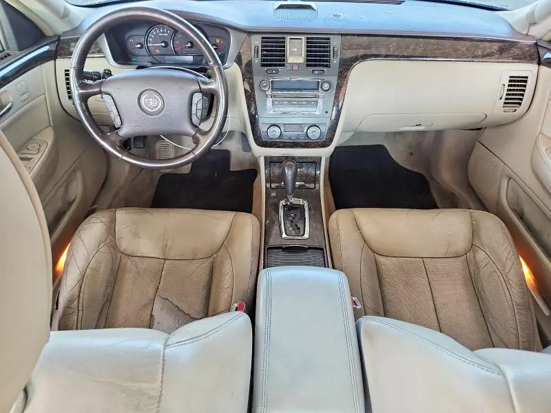 2011 CADILLAC DTS LUXURY COLLECTION  