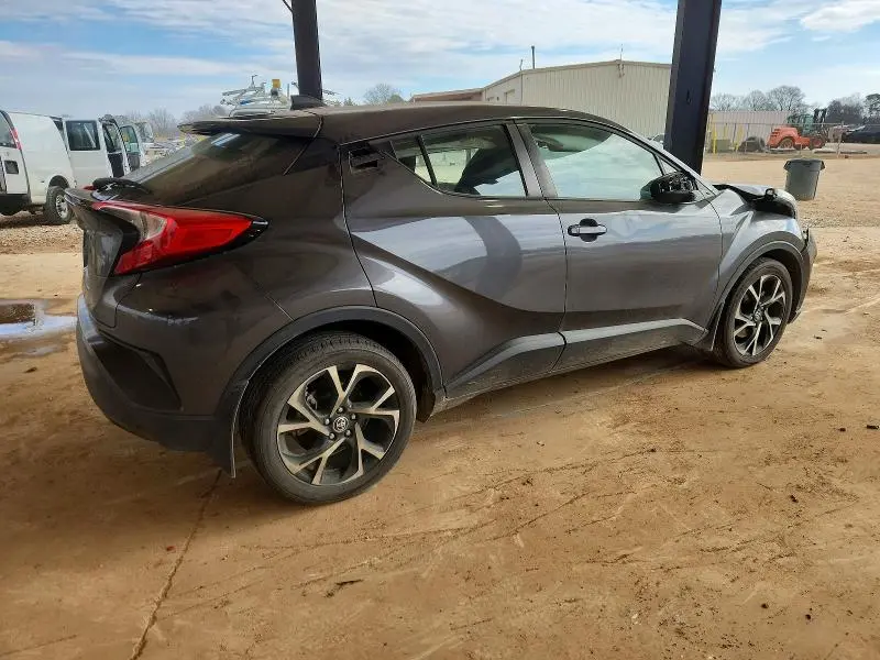 2021 TOYOTA C-HR XLE  