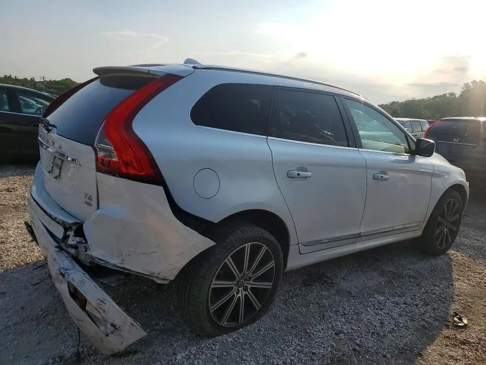 2015 VOLVO XC60 T6 PLATINUM  