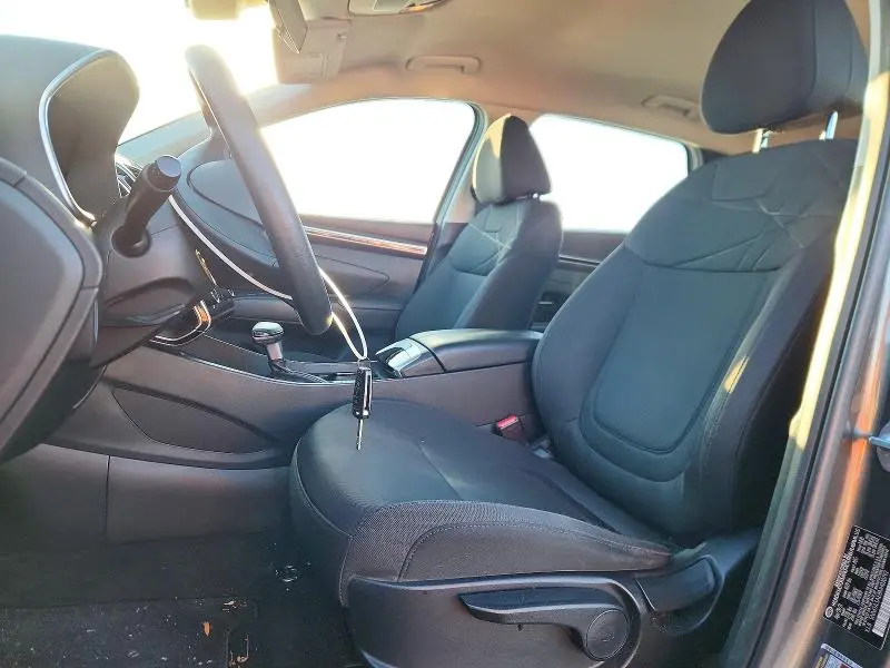 2022 HYUNDAI TUCSON SE  