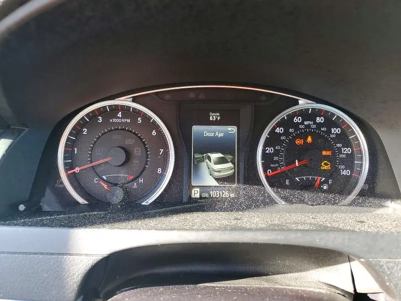 2017 TOYOTA CAMRY SE  