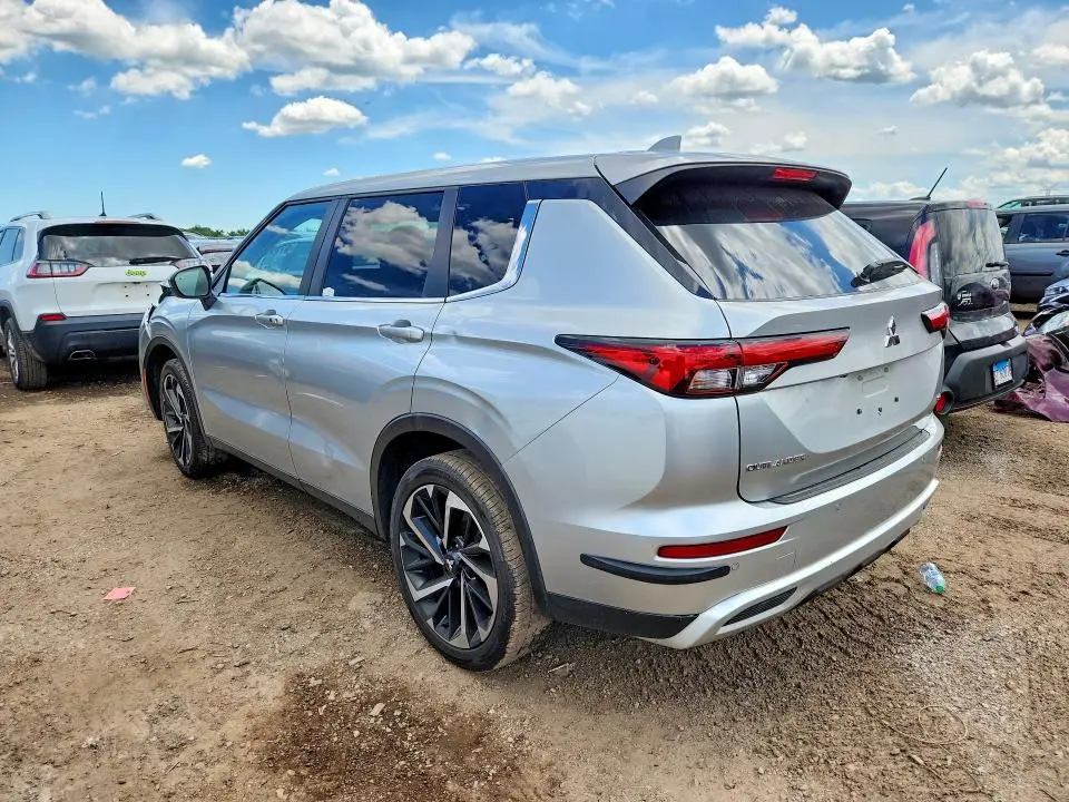 2024 MITSUBISHI OUTLANDER SE  