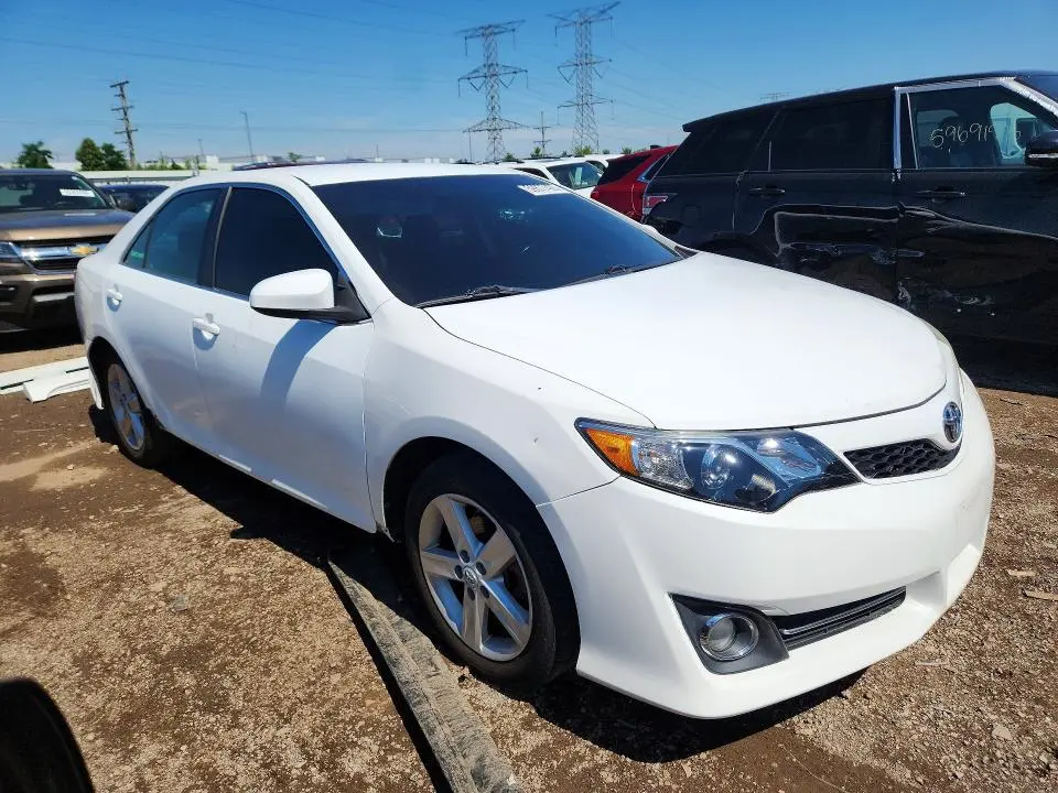 2012 TOYOTA CAMRY SE  