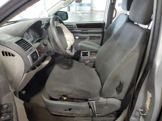 2010 CHRYSLER TOWN & COUNTRY TOURING  