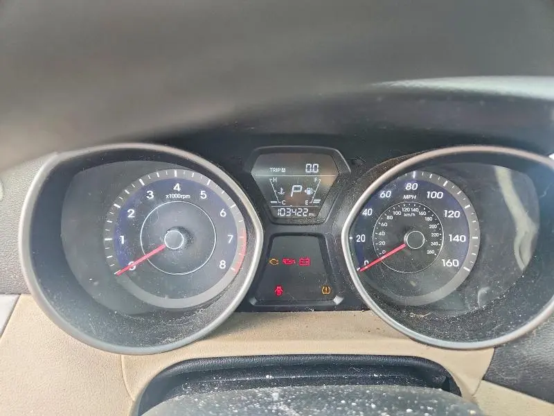 2014 HYUNDAI ELANTRA SE  