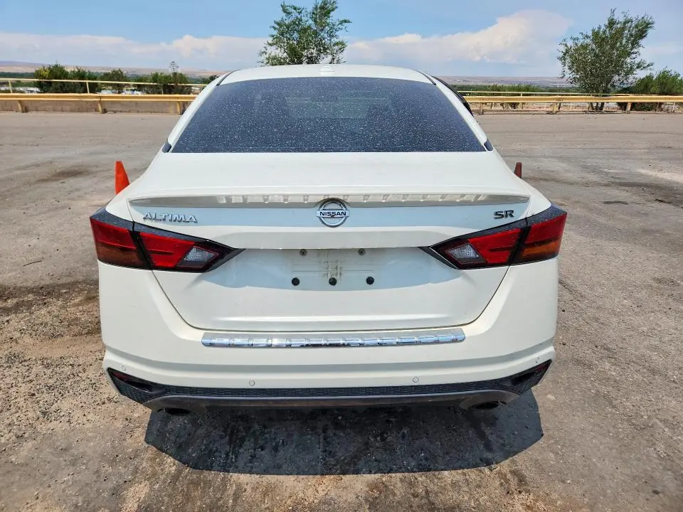2021 NISSAN ALTIMA SR  