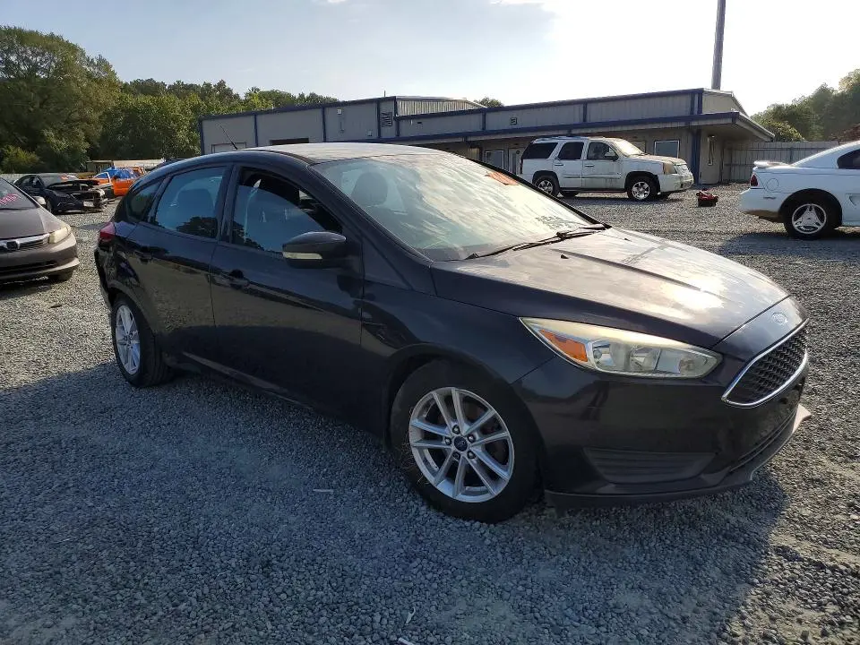 2015 FORD FOCUS SE  