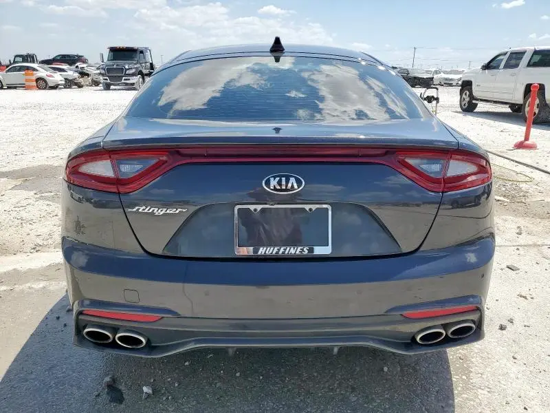 2019 KIA STINGER PREMIUM  