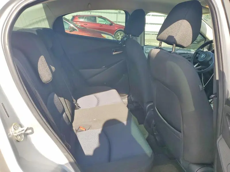 2019 TOYOTA YARIS LE  