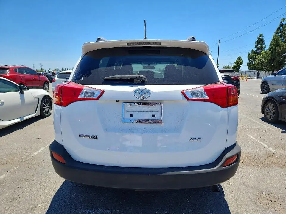 2015 TOYOTA RAV4 XLE  