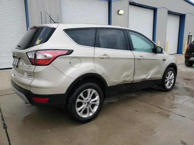 2017 FORD ESCAPE SE  