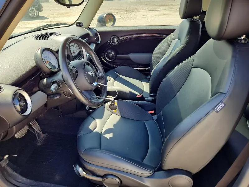2011 MINI COOPER S  