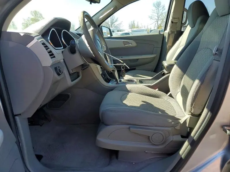 2011 CHEVROLET TRAVERSE LS  