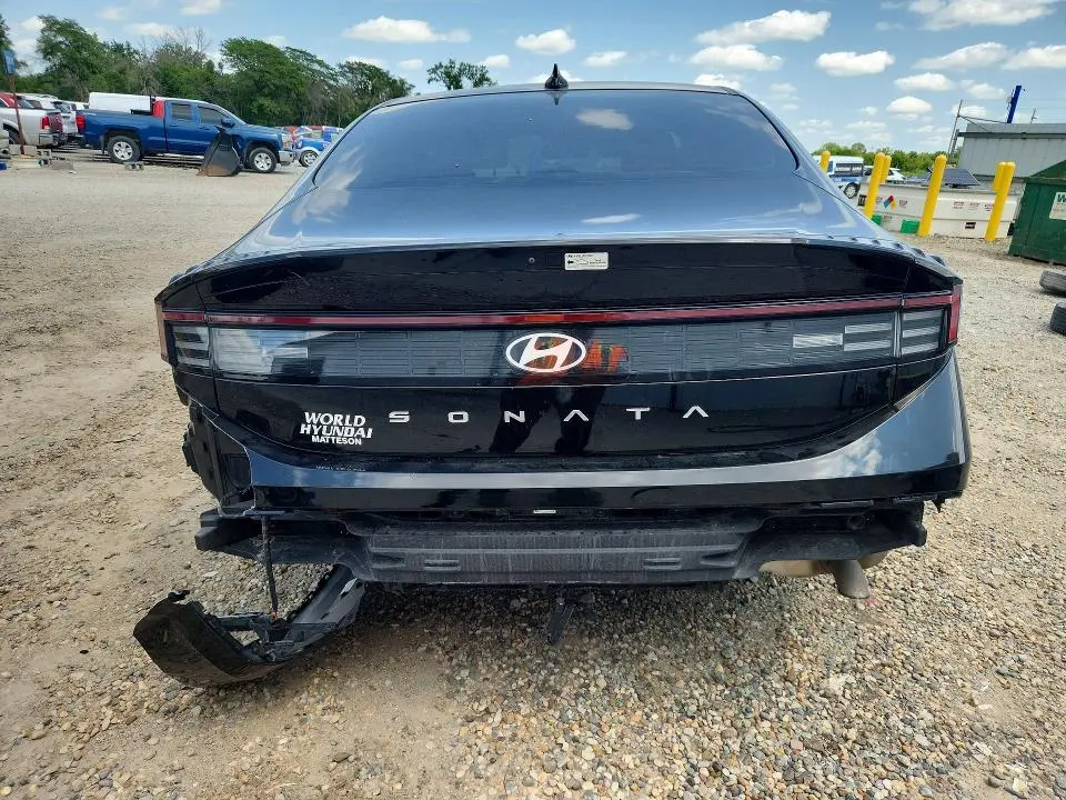 2025 HYUNDAI SONATA SE  