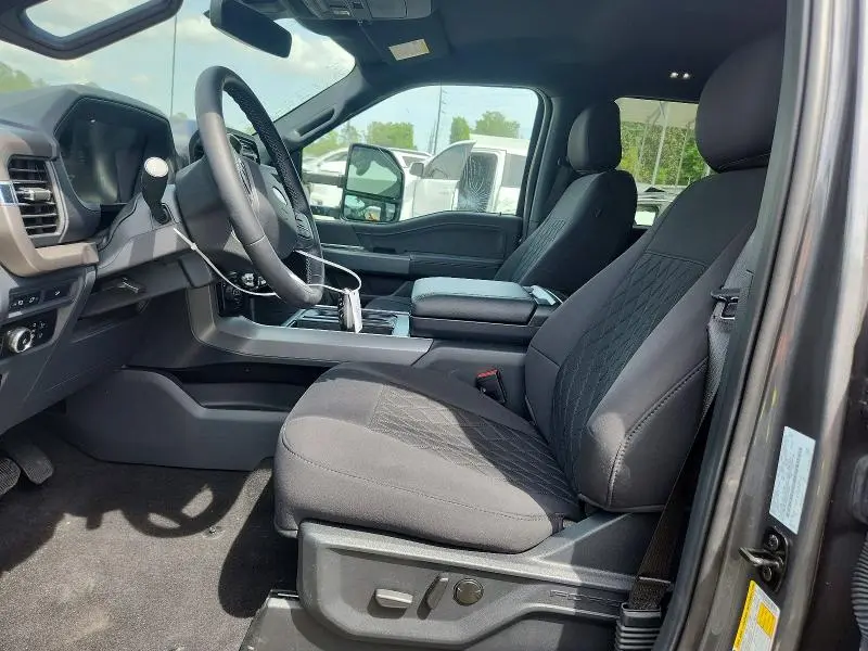 2024 FORD F150 XLT  