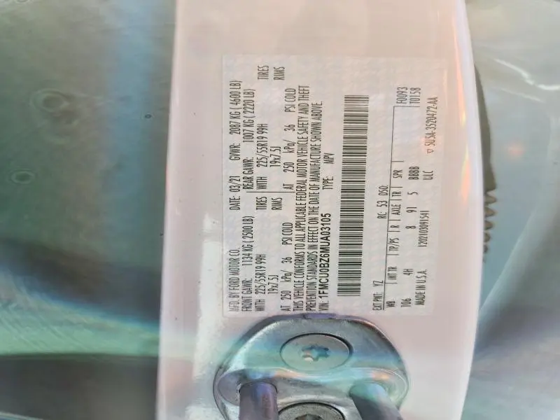 2021 FORD ESCAPE SE  