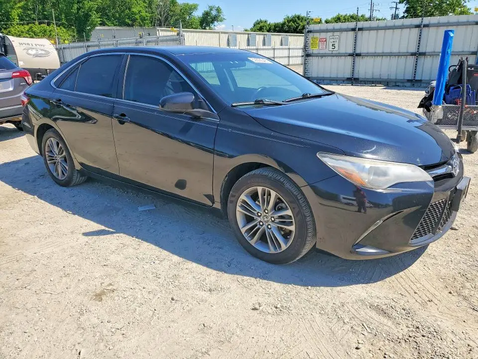 2017 TOYOTA CAMRY SE  
