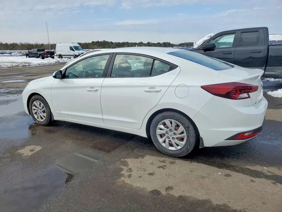 2020 HYUNDAI ELANTRA SE  