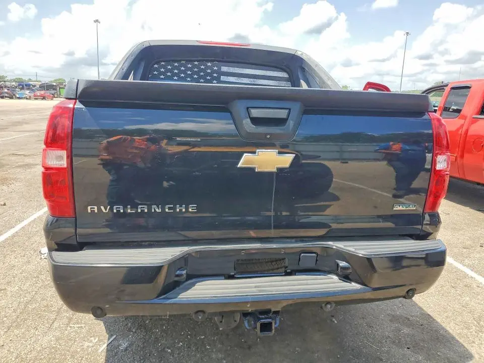 2010 CHEVROLET AVALANCHE LT  