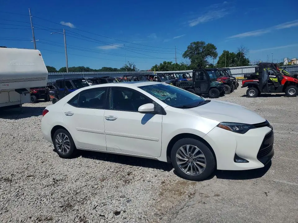 2017 TOYOTA COROLLA XLE  