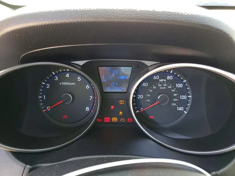 2010 HYUNDAI TUCSON GLS  