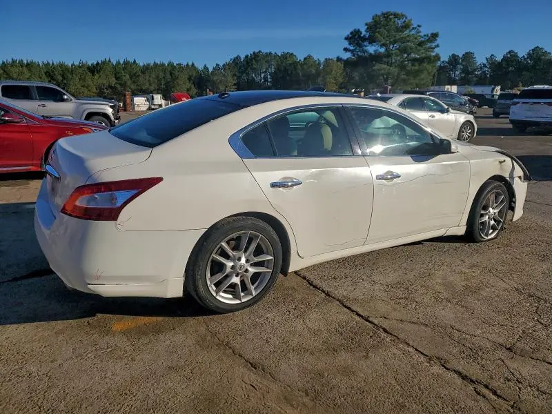 2011 NISSAN MAXIMA S  