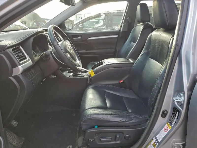 2016 TOYOTA HIGHLANDER XLE  