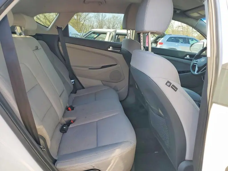 2020 HYUNDAI TUCSON SE  