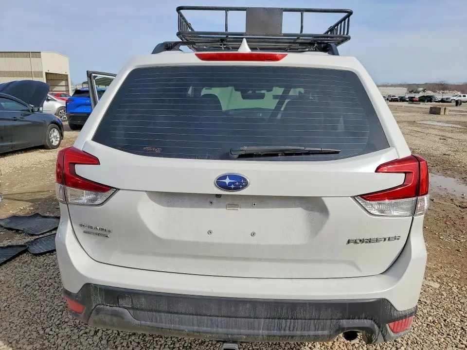 2021 SUBARU FORESTER   