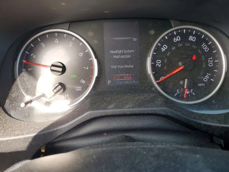 2021 TOYOTA RAV4 XLE  