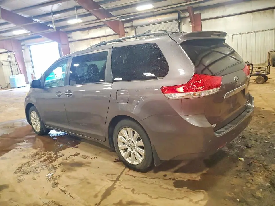 2011 TOYOTA SIENNA XLE 7-PASSENGER  