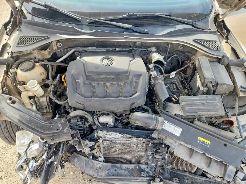 2018 VOLKSWAGEN PASSAT SE  