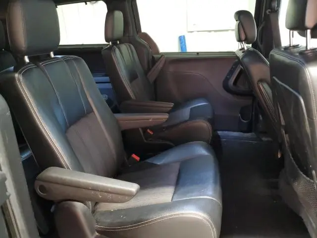 2016 CHRYSLER TOWN & COUNTRY S  