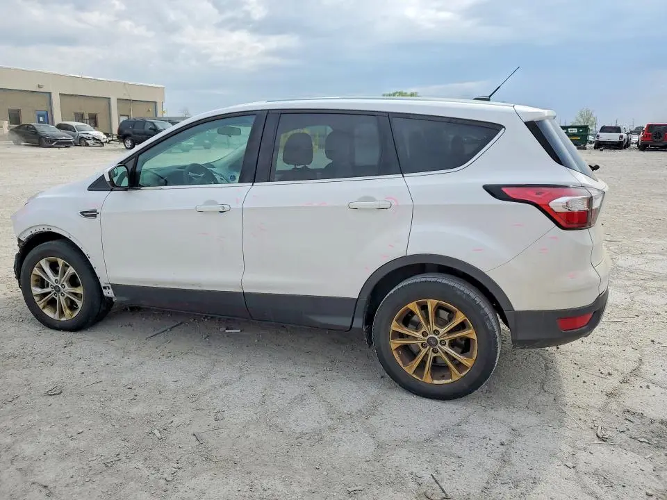 2017 FORD ESCAPE SE  