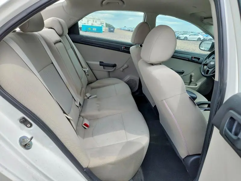 2013 KIA FORTE LX  
