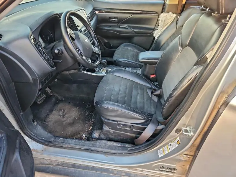 2019 MITSUBISHI OUTLANDER SE  