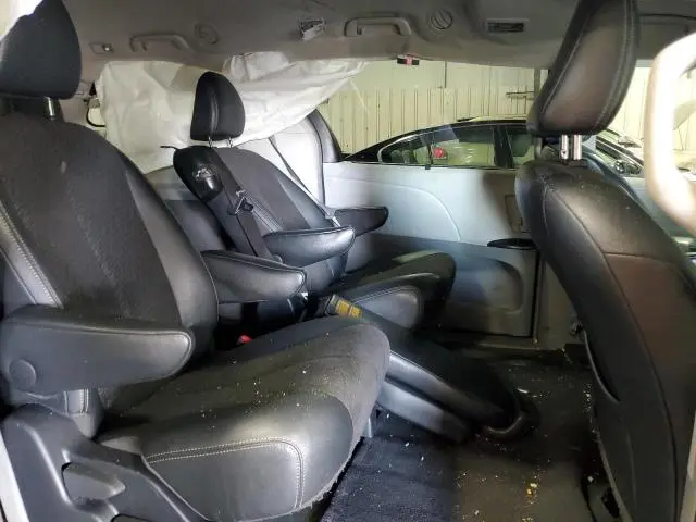 2014 TOYOTA SIENNA SPORT  