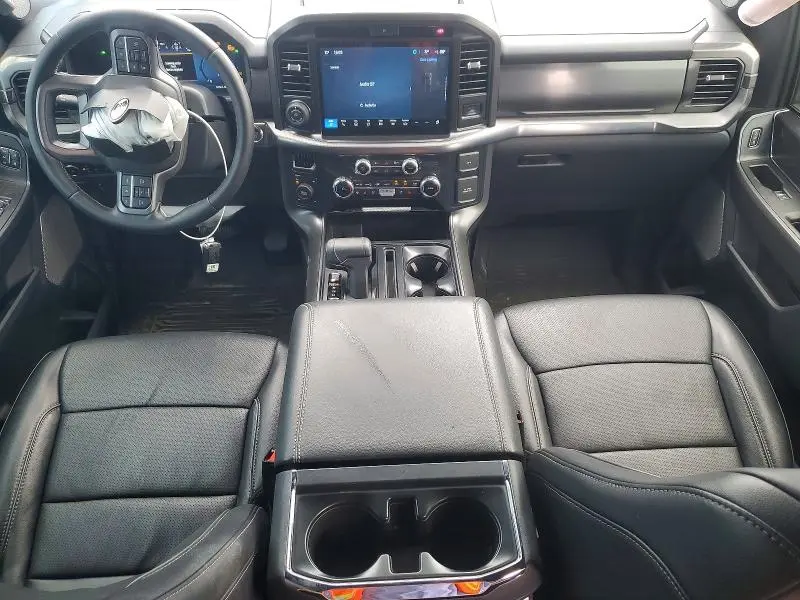 2025 FORD F150 LARIAT  