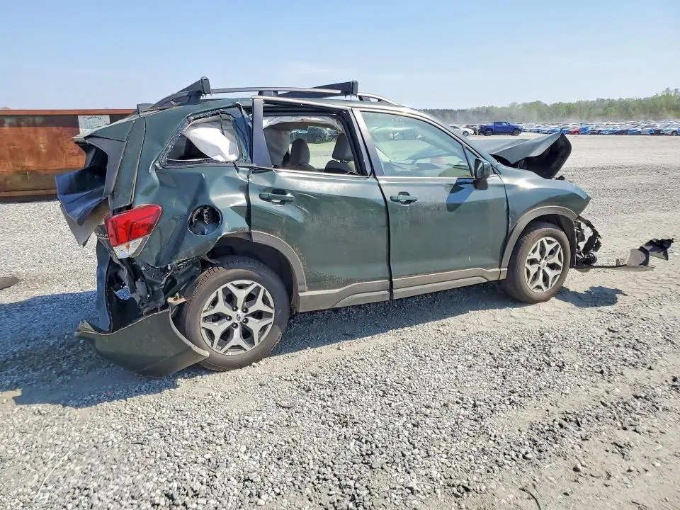2023 SUBARU FORESTER PREMIUM  