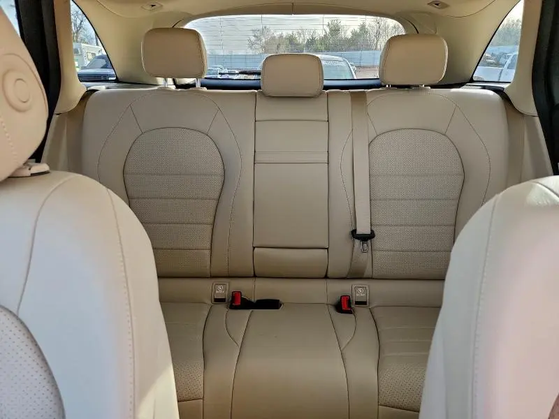 2022 MERCEDES-BENZ GLC 300  