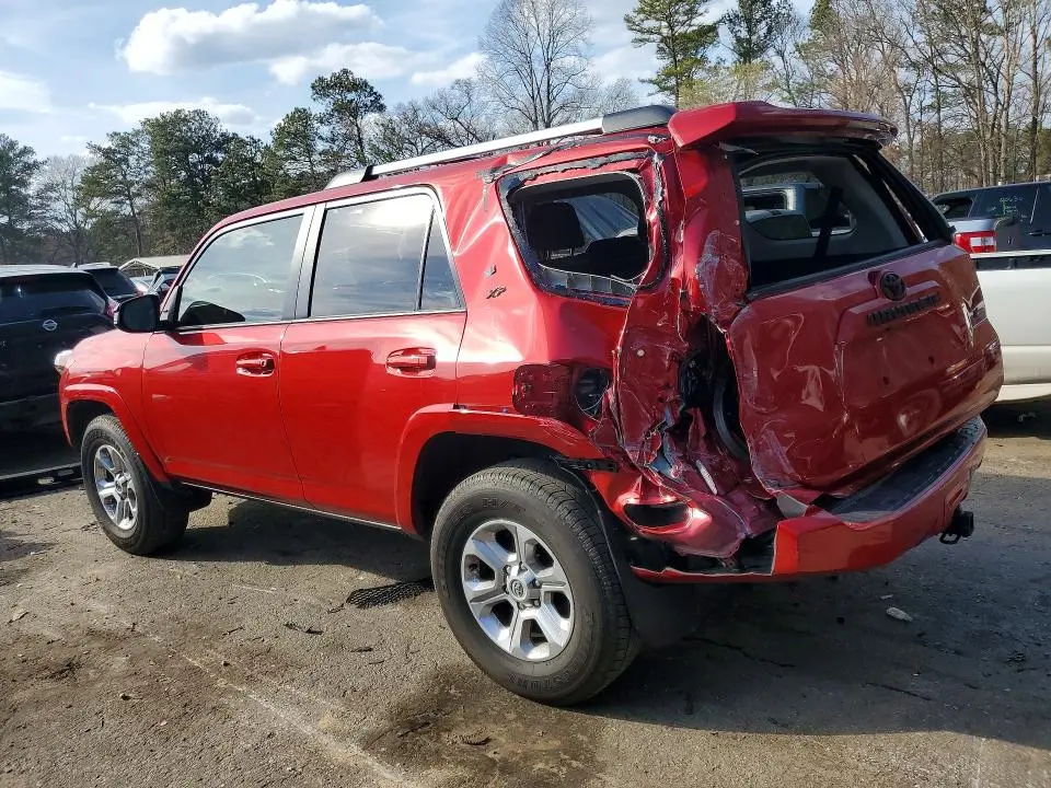 2022 TOYOTA 4RUNNER SR5  