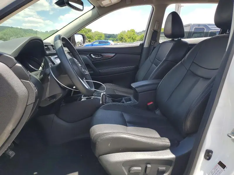 2017 NISSAN ROGUE SL  
