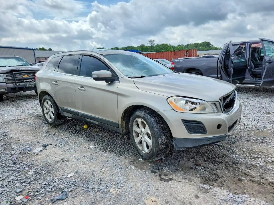 2011 VOLVO XC60 3.2  