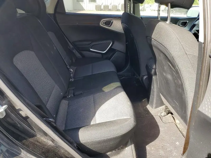 2022 KIA SOUL LX  