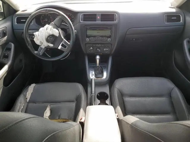 2011 VOLKSWAGEN JETTA SE  