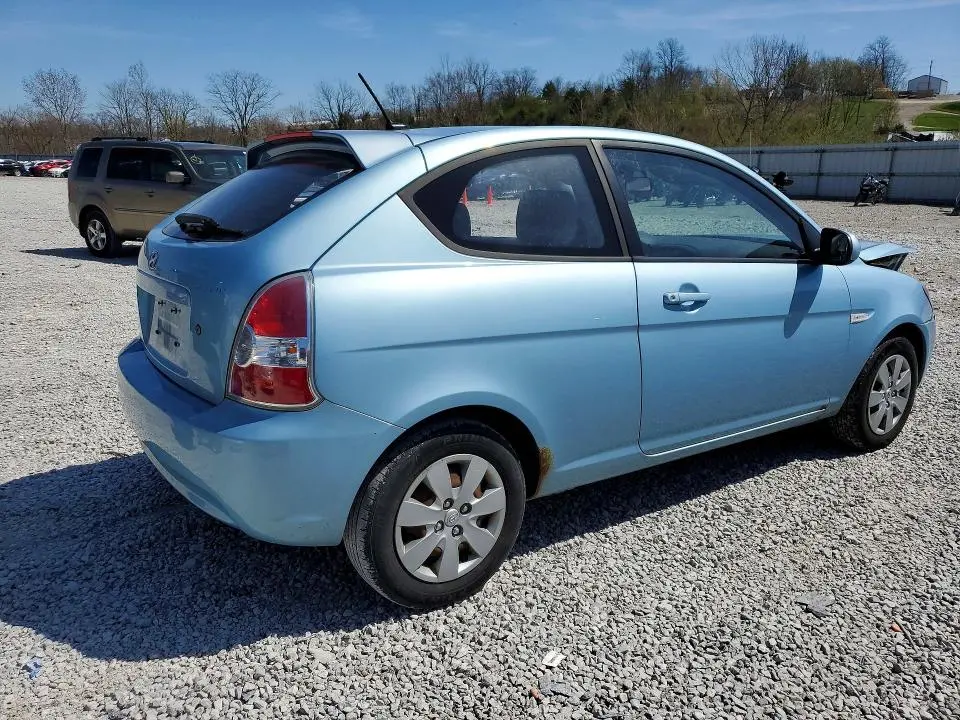 2011 HYUNDAI ACCENT GS  