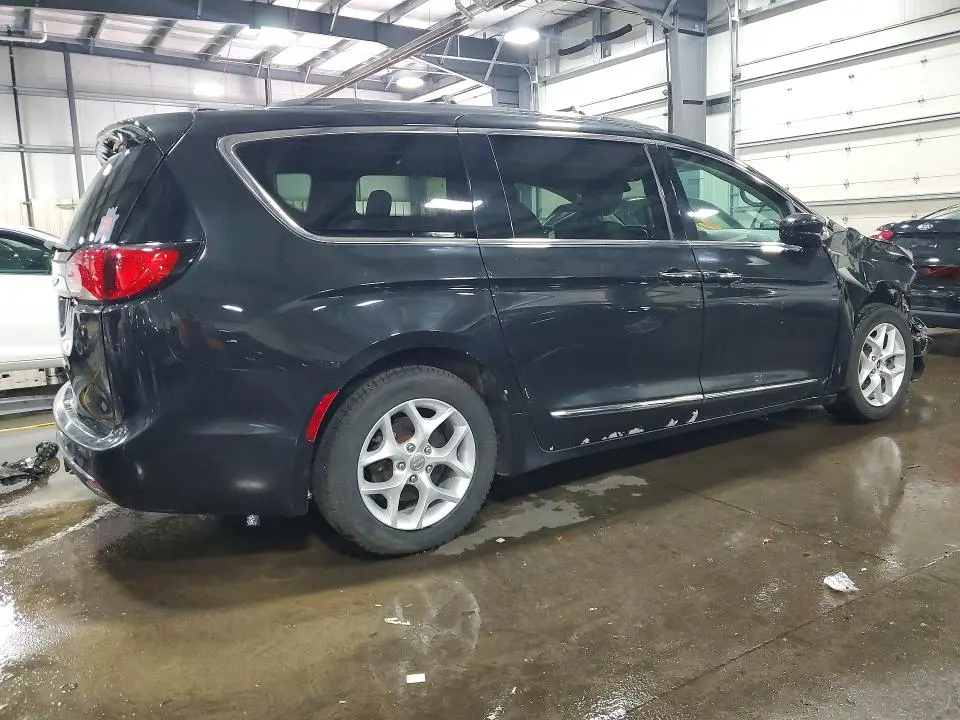 2017 CHRYSLER PACIFICA TOURING L PLUS  