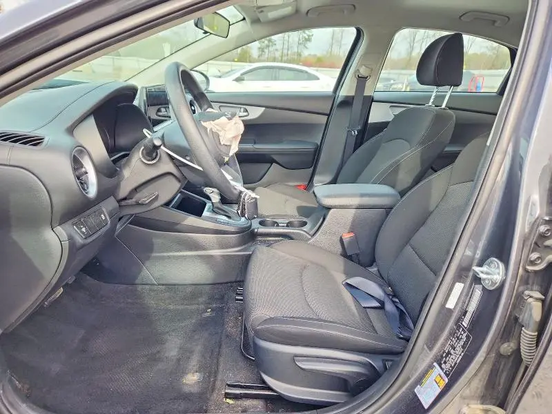 2024 KIA FORTE LX  