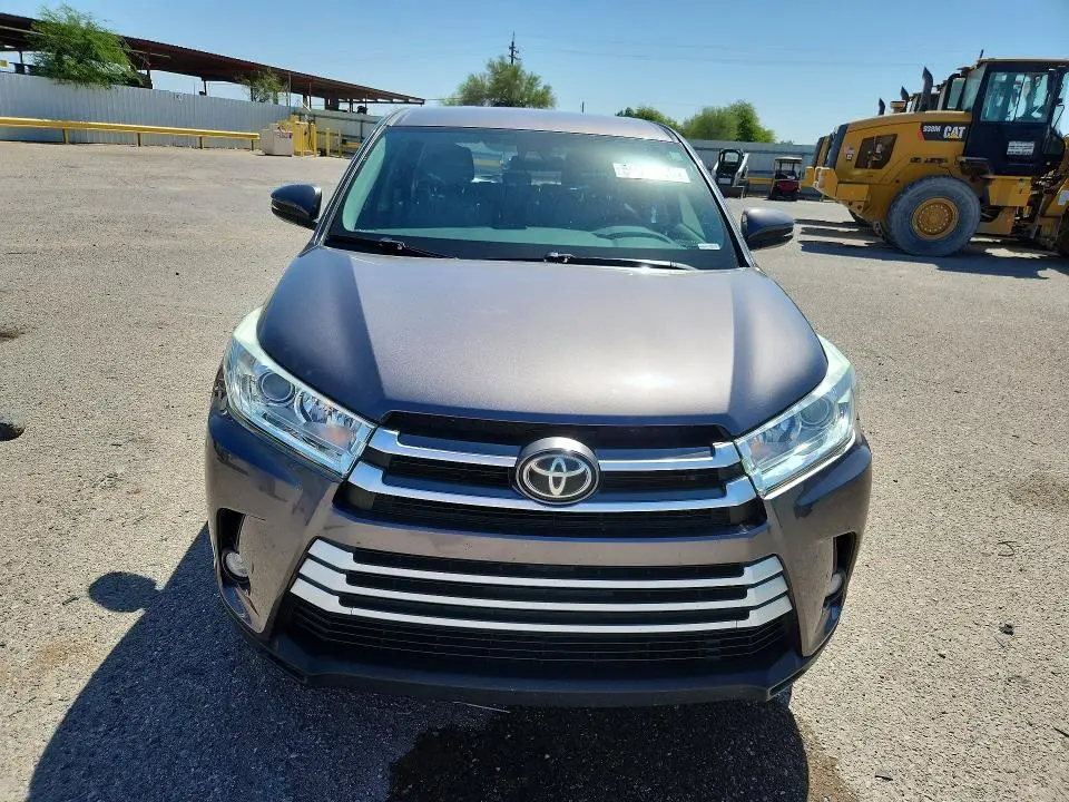 2019 TOYOTA HIGHLANDER LE PLUS  