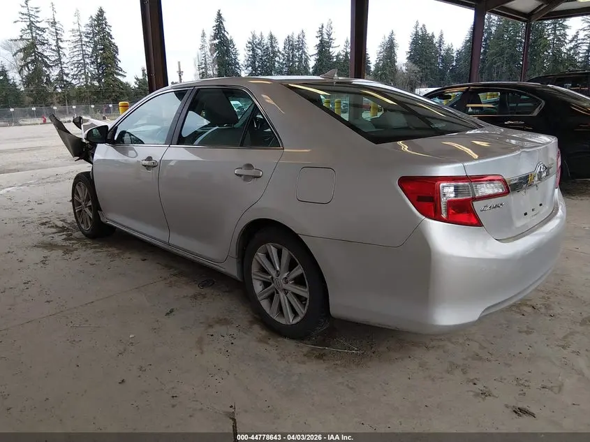 2012 TOYOTA CAMRY XLE